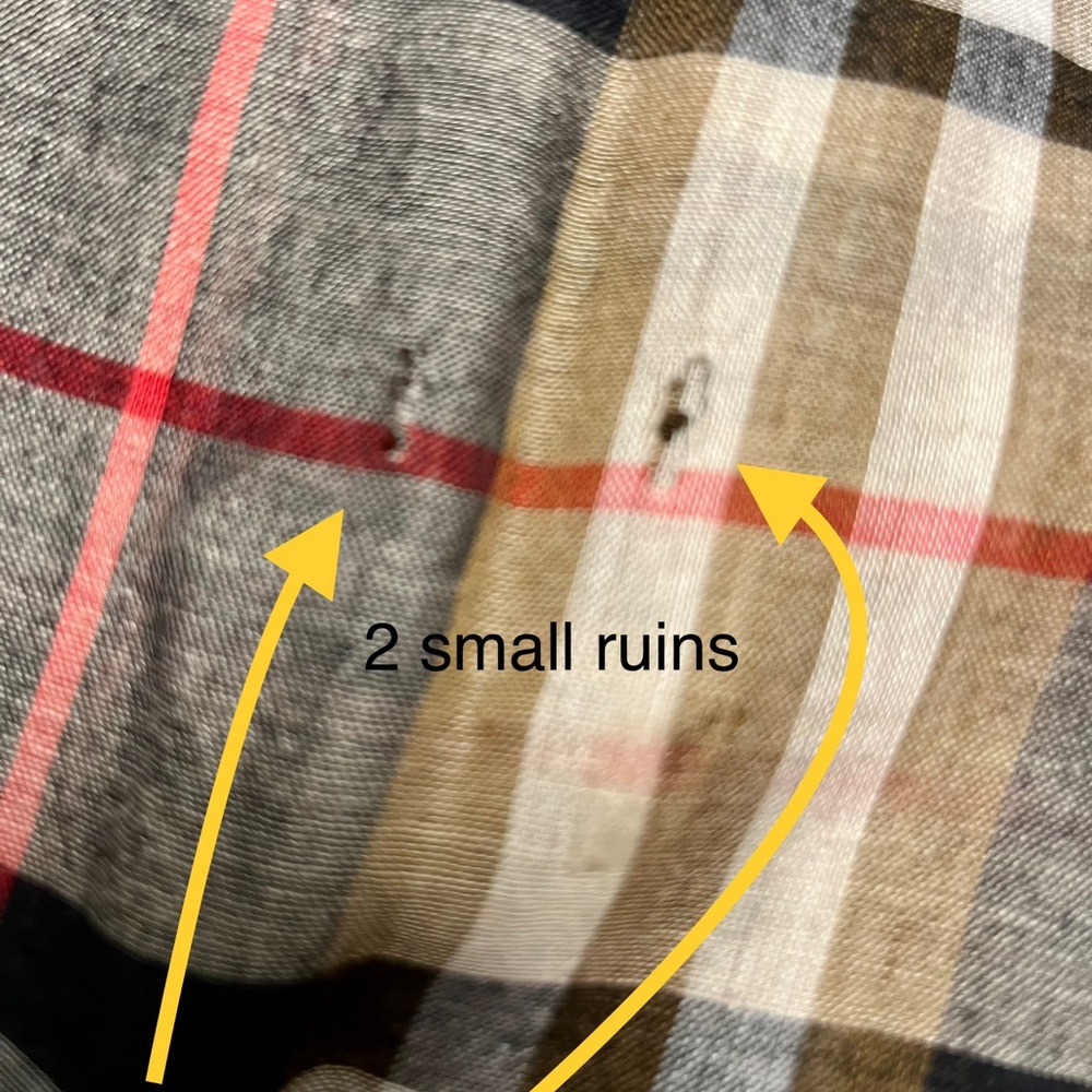BURBERRY CHECK SCARF - Picture 3 of 3